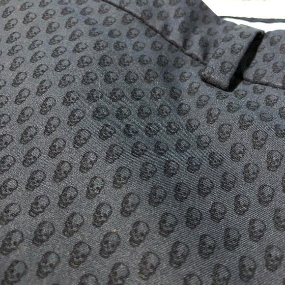 Peter Millar mens shorts sz 36 blue black skull print golf casual athleisure - Picture 9 of 10